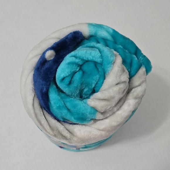 Disney Finding Dory Plush Throw Blanket 50 X 60 Inch - NWT - Picture 7 of 7